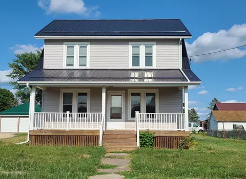 305 S East St, Monona, IA 52159