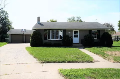 5 Bird Cir, Charles City, IA 50616