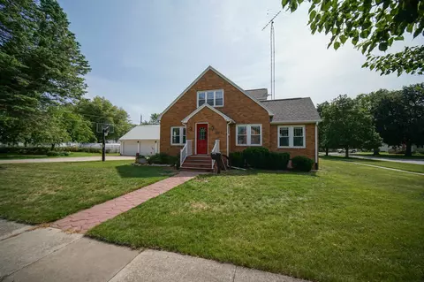 223 Butler St, Ackley, IA 50601