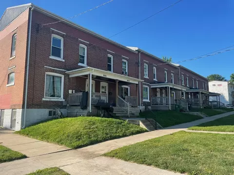 801-813 W 8th St, Waterloo, IA 50702