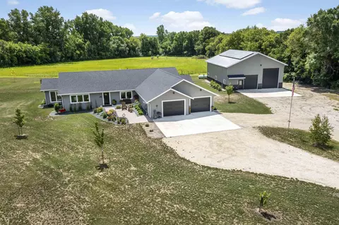 3069 245th St, Elgin, IA 52141