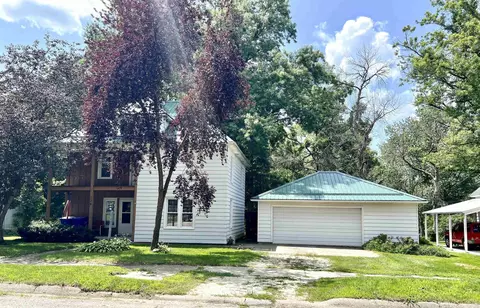 226 4th Ave NW, Oelwein, IA 50662