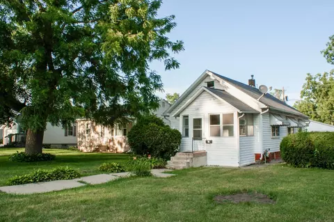 1147 Magnolia Pkwy, Waterloo, IA 50701