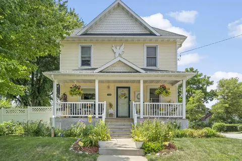 1124 6th St, Jesup, IA 50648