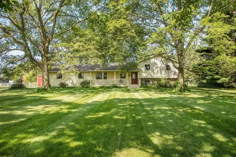 2716 Easton Ave, Waverly, IA 50677