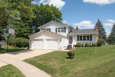 4500 Quesada Ct, Cedar Falls, IA 50613