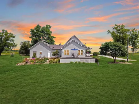 2004 Ridge Rd, Traer, IA 50675