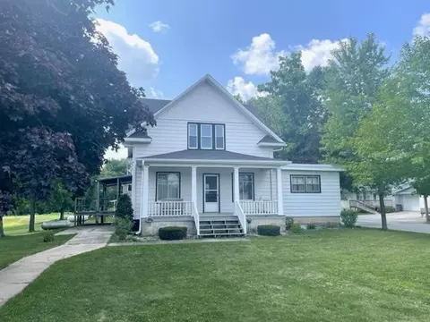 111 SE 3rd St, Fort Atkinson, IA 52144