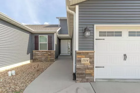 1114 Loren Dr, Cedar Falls, IA 50613