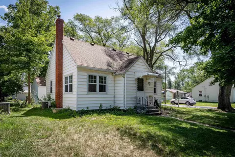 1200 Ackermant St, Waterloo, IA 50703