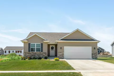 2720 Arbor Ridge Rd, Cedar Falls, IA 50613