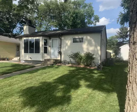 1021 Dundee Ave, Waterloo, IA 50701