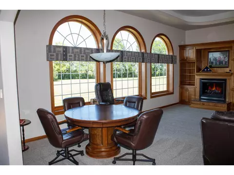 201 E Gresham Rd, Waterloo, IA 50703 photo 12
