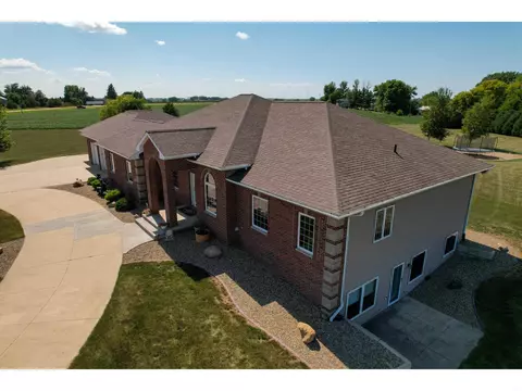 201 E Gresham Rd, Waterloo, IA 50703 photo 6