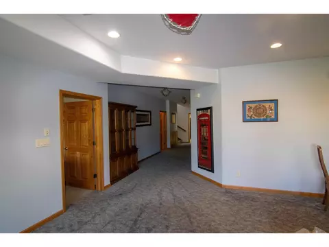 201 E Gresham Rd, Waterloo, IA 50703 photo 28