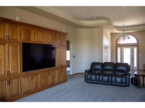 201 E Gresham Rd, Waterloo, IA 50703 photo 13