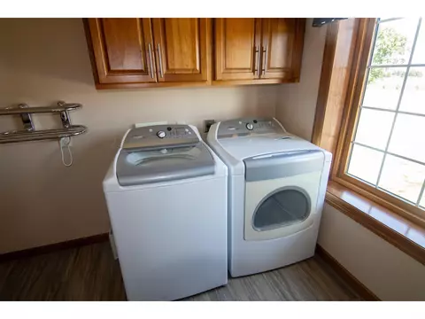 201 E Gresham Rd, Waterloo, IA 50703 photo 21