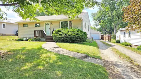 2607 Victory Dr, Cedar Falls, IA 50613