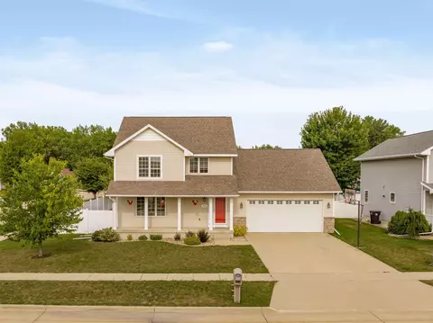 5431 Glacier Dr, Cedar Falls, IA 50613