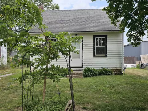 1115 Chalmers Ave, Waterloo, IA 50701
