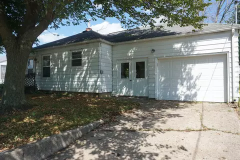 802 S Adams St, Wellsburg, IA 50680