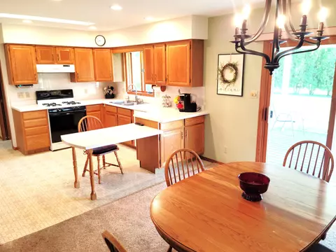 404 E 6th St, Readlyn, IA 50668 photo 4
