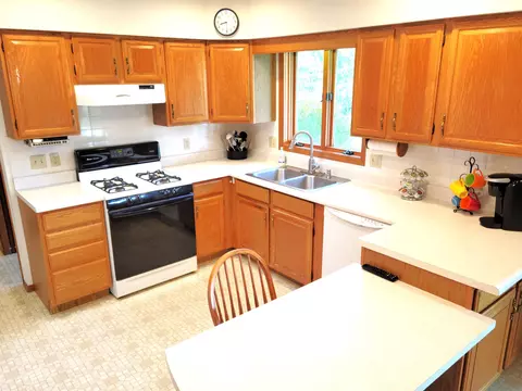 404 E 6th St, Readlyn, IA 50668 photo 3
