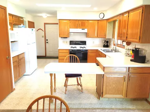404 E 6th St, Readlyn, IA 50668 photo 6