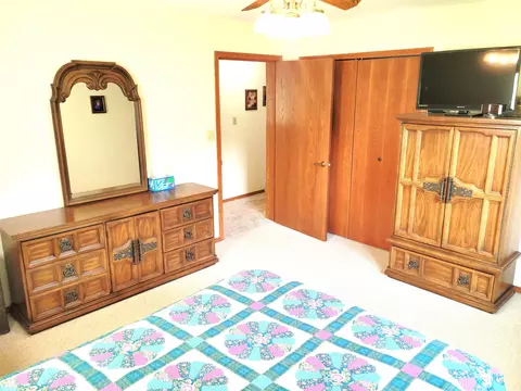 404 E 6th St, Readlyn, IA 50668 photo 9
