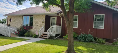 1010 Spring St, Clermont, IA 52135