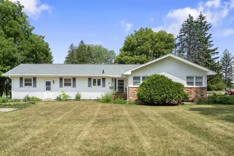 4006 Midway Dr, Waterloo, IA 50701