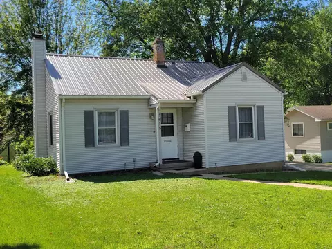 1615 Birch St, Cedar Falls, IA 50613