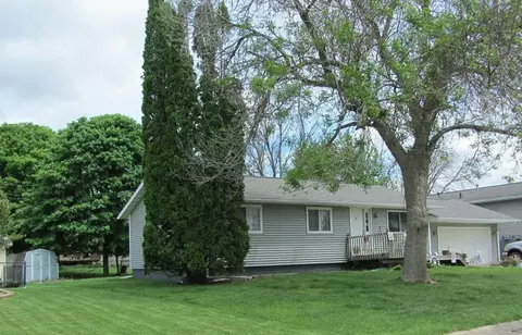 424 Division St, Dike, IA 50624