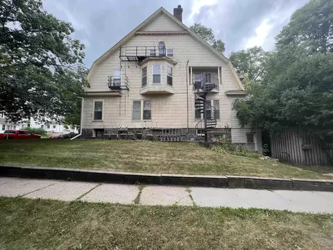 805 Seerley Blvd, Cedar Falls, IA 50613