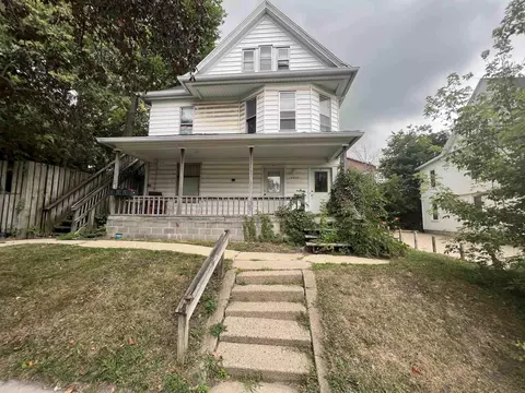 2315 Olive St, Cedar Falls, IA 50613