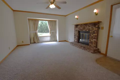 121 E Dunkerton Rd, Cedar Falls, IA 50613 photo 6