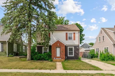 1421 Bertch Ave, Waterloo, IA 50702