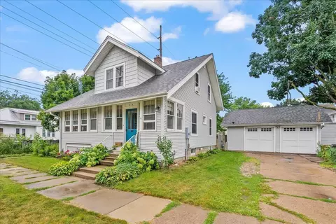 516 W 6th St, Cedar Falls, IA 50613