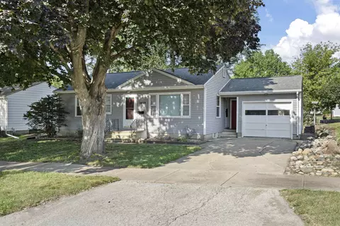 1409 Olive St, Cedar Falls, IA 50613