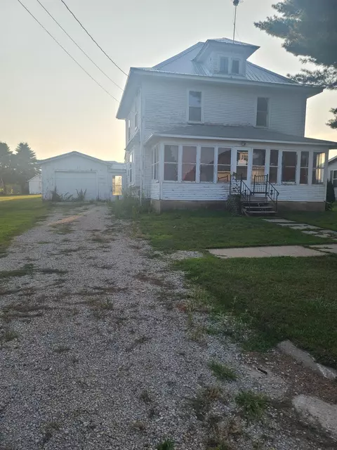 109 Oak St, Fredericksburg, IA 50630