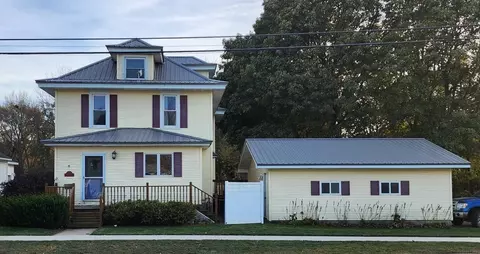 519 E 1st St, Sumner, IA 50674 photo 2