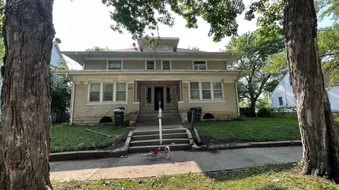 209-211 Irving St, Waterloo, IA 50703
