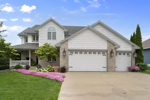 4215 Maryhill Dr, Cedar Falls, IA 50613