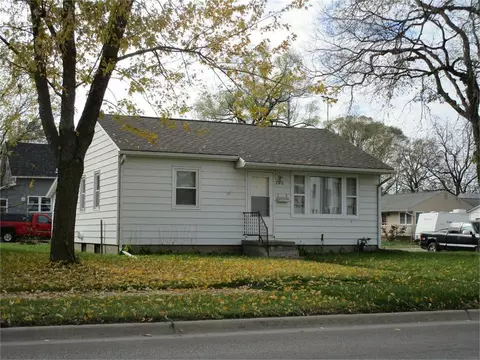 2700 Lafayette St, Waterloo, IA 50703