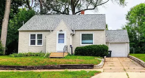 414 Peek, Waterloo, IA 50703