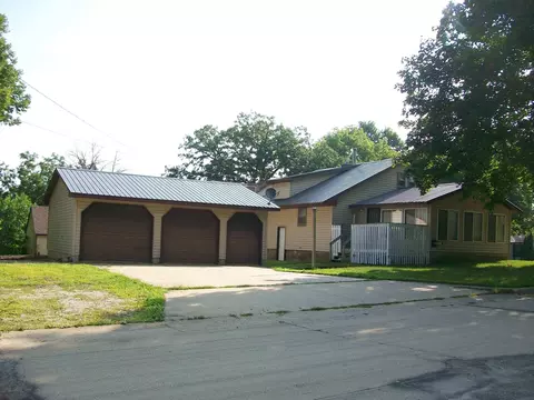 209 S Iowa, Charles City, IA 50616
