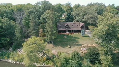 2412 Ripley Bridge Dr, Charles City, IA 50616
