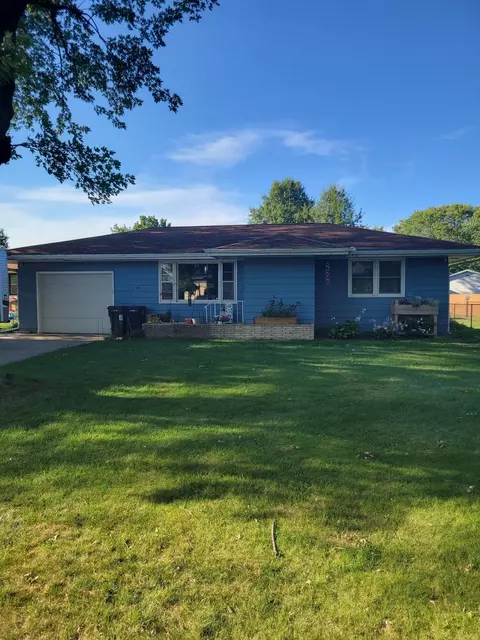 1014 Poplar St, La Porte City, IA 50651