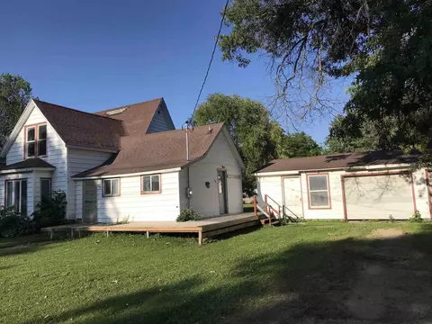 602 Woodland Ave, Riceville, IA 50466