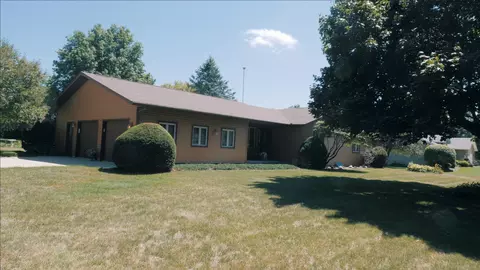 2120 Pin Oak, Charles City, IA 50616